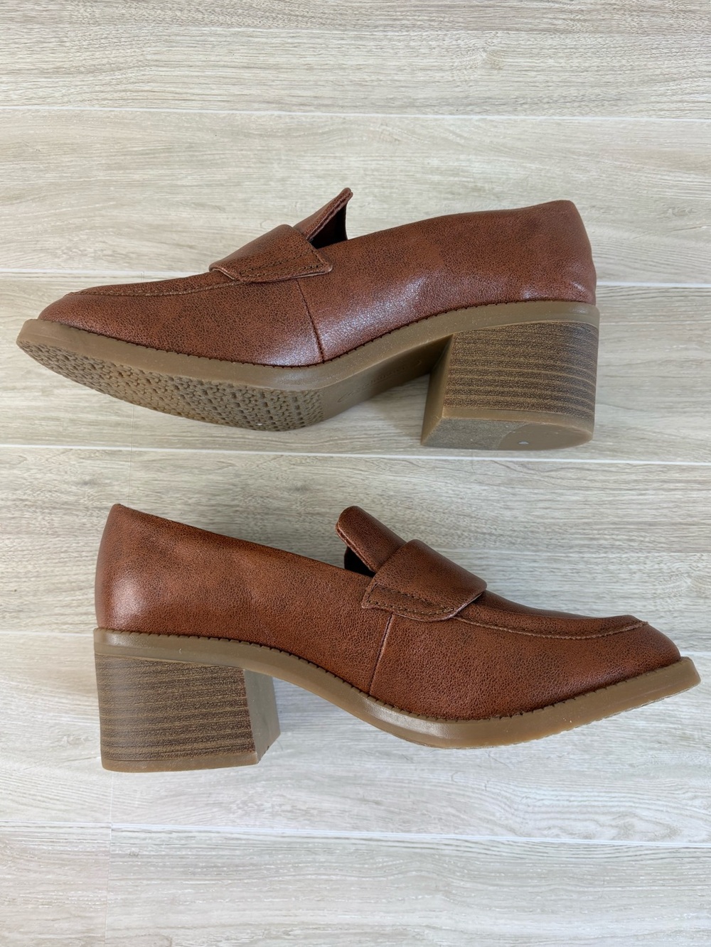 Baretraps Women's Accord Penny Loafers Auburn Chunky Heel Size 8M EUC Comfort - Picture 7 of 9